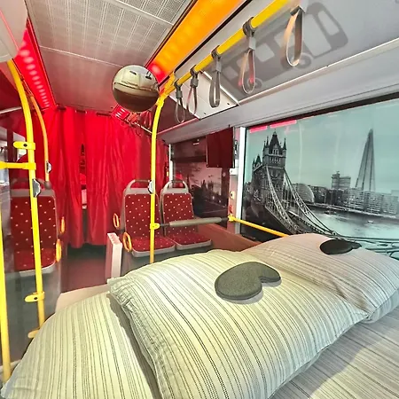 Sejour Insolite En Bus Amenage A Appartement